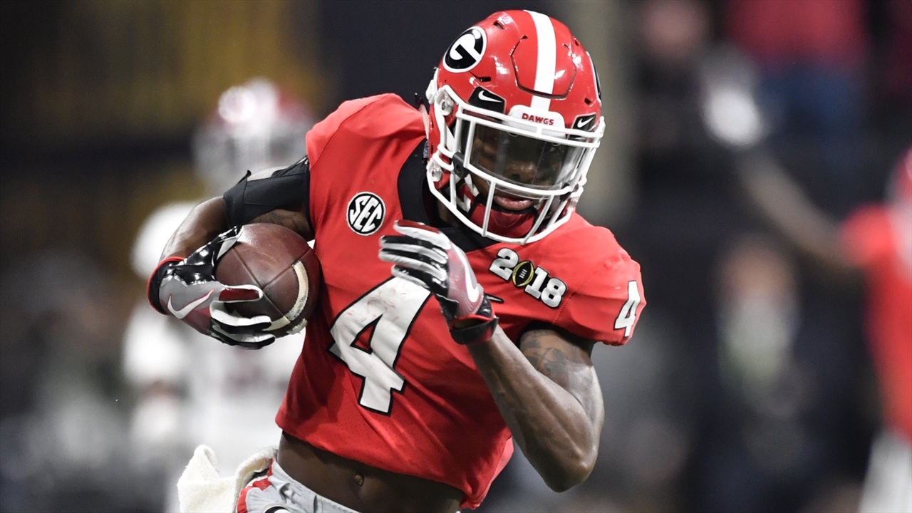 Mecole Hardman hilariously wore a head-to-toe pajama pregame outfit & fans  have theories about why - Article - Bardown