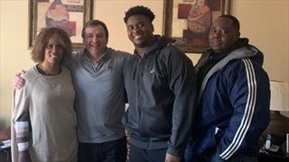 BREAKING: 3-star Lineman Cameron Kinnie Commits To Georgia