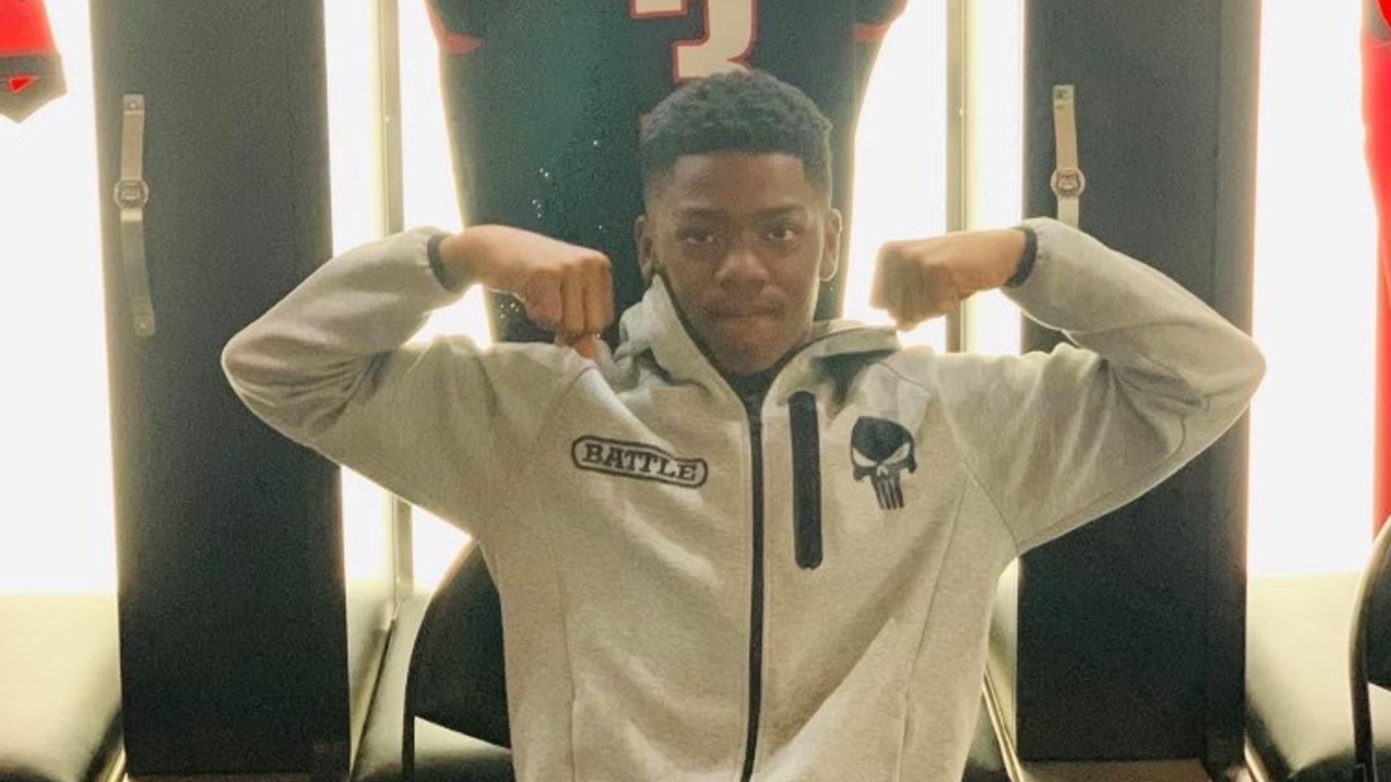 LOOK: 2024 DB commit Antione Jackson shows off Georgia football