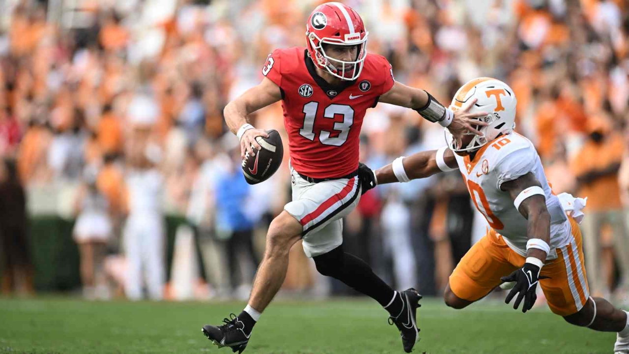 Georgia QB Stetson Bennett named semifinalist for two awards  Georgia  bulldogs football, Georgia football, Georgia bulldogs