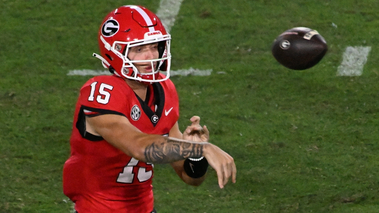 UGA Football QB Carson Beck Throws TDs In Win Over UAB Dawg Post